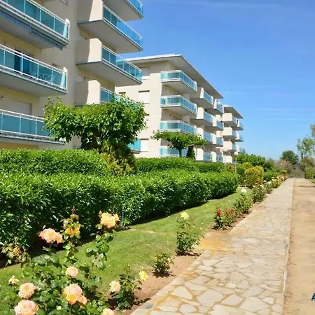 Apartbeach Juncos 2 Residencial Y Junto Playa Apartment *